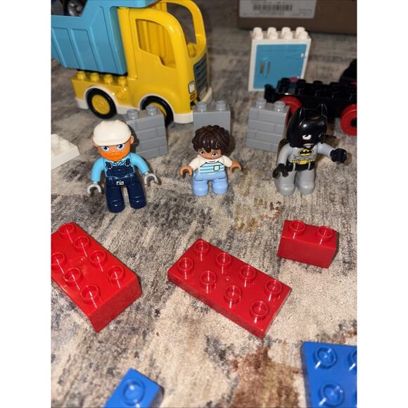 LEGO DUPLO Mixed Lot 100 Pieces/Figurines/Vehicles Genuine Set - Picture 6 of 16